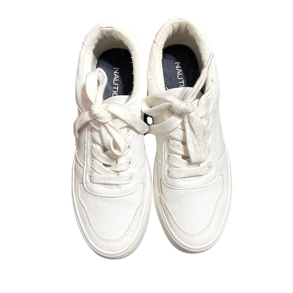 EUC Women’s Nautica White Leather Tennis Shoes Size 7